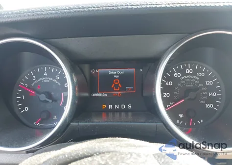 2022 Ford Mustang Ecoboost Premium z USA, uszkodzony, nr VIN 1FATP8UHXN5106141